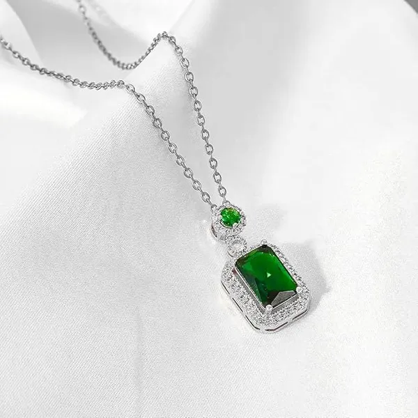 RAKHI_SPECIAL_GIFT_FOR_SISTER_-_EXCLUSIVE_SILVER_CHAIN_WITH_GREEN_PENDENT