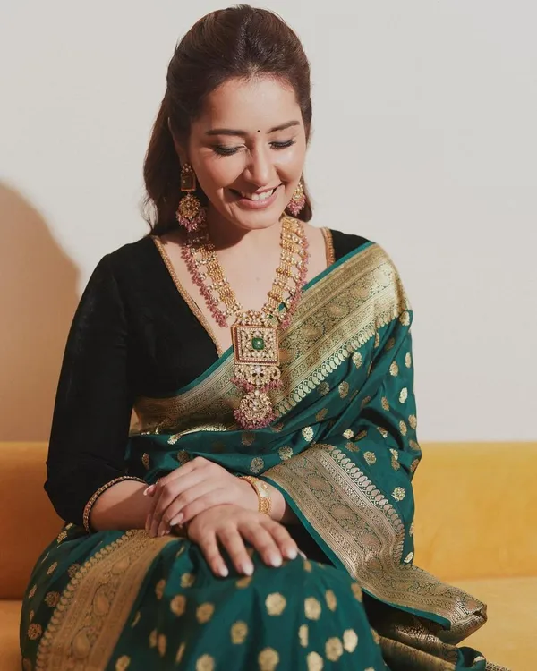 Green_Soft_Banarasi_Silk_Saree_With_Blouse_Piece_For_Women