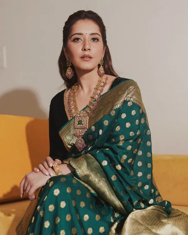 Green_Soft_Banarasi_Silk_Saree_With_Blouse_Piece_For_Women