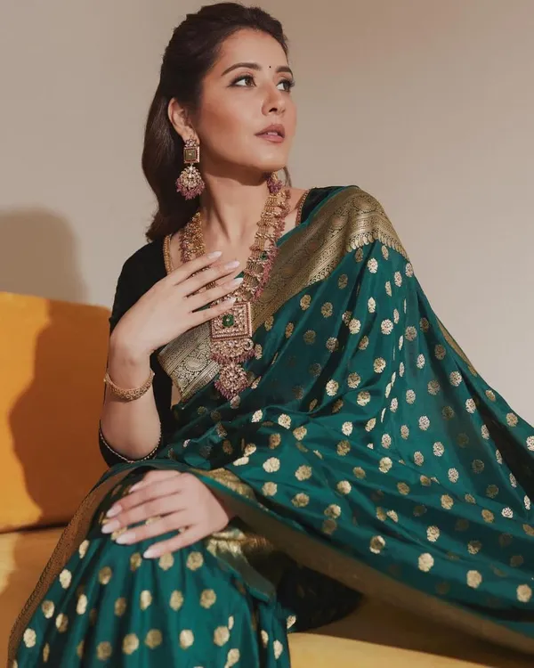 Green_Soft_Banarasi_Silk_Saree_With_Blouse_Piece_For_Women