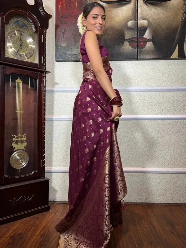 Wine_Banarasi_Silk_Saree_With_Blouse_Piece_For_Women