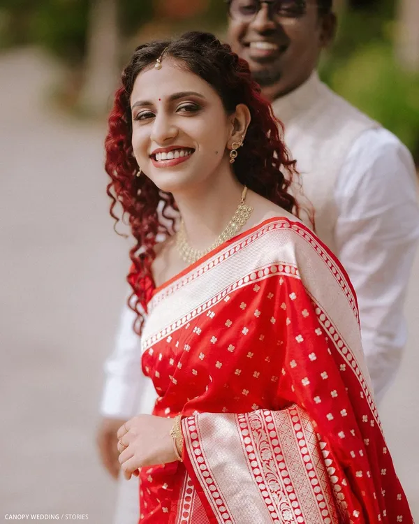Red_Soft_Silk_Saree_With_Blouse_Piece_For_Women