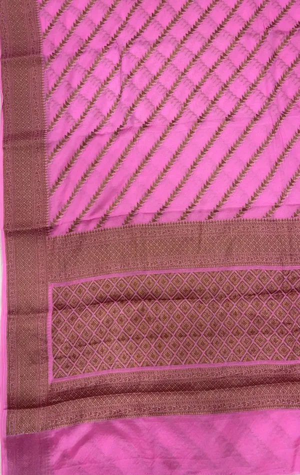 Humairah_Presents_Pure_Handwoven_Baby_Pink_Chiffon_Diagonal_Stripe_Copper_Zari_with_Banarasi_Zari_Border_Pallu_and_Baby_Pink_Blouse