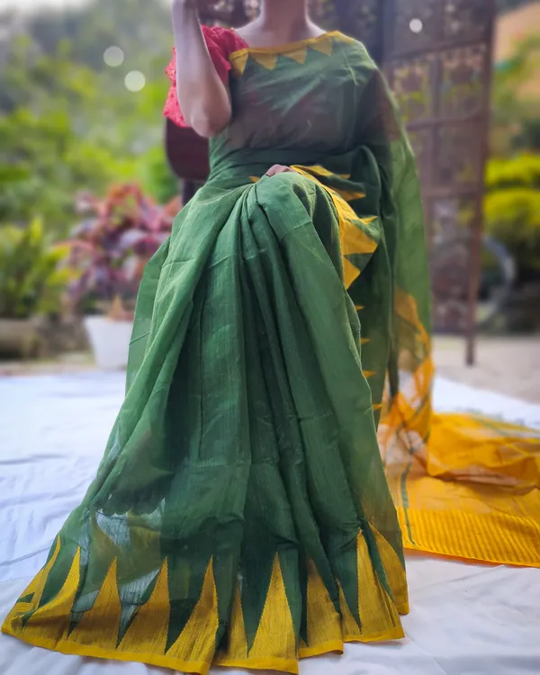 Green_Cotton_Silk_Temple_Border_Woven_Handloom_Saree