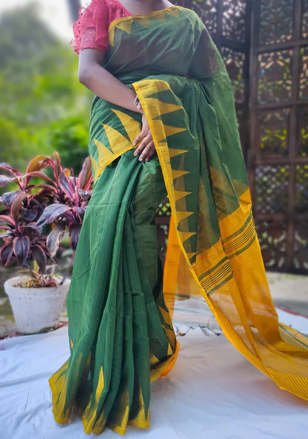 Green_Cotton_Silk_Temple_Border_Woven_Handloom_Saree