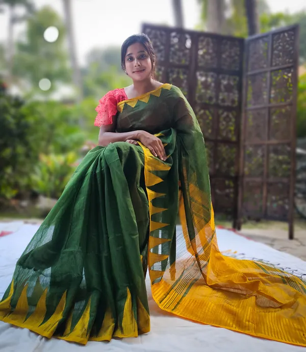 Green_Cotton_Silk_Temple_Border_Woven_Handloom_Saree