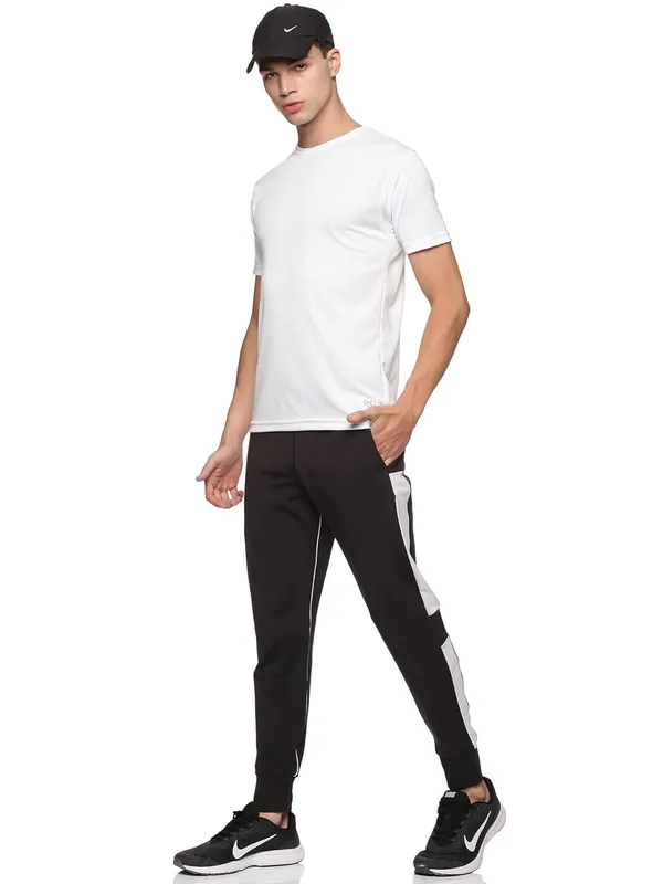White_Polyester_Half_Sleeve_T_Shirt_For_Men
