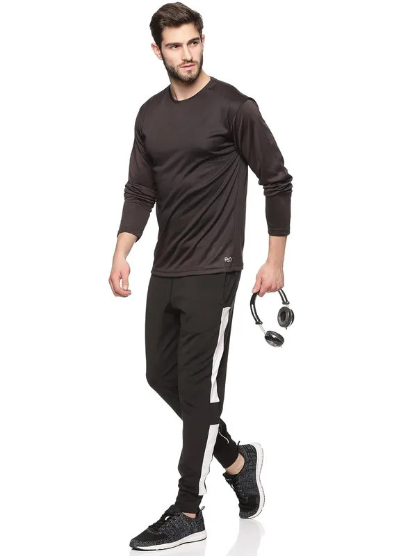 Black_Polyester_Full_Sleeve_T_Shirt_For_Men