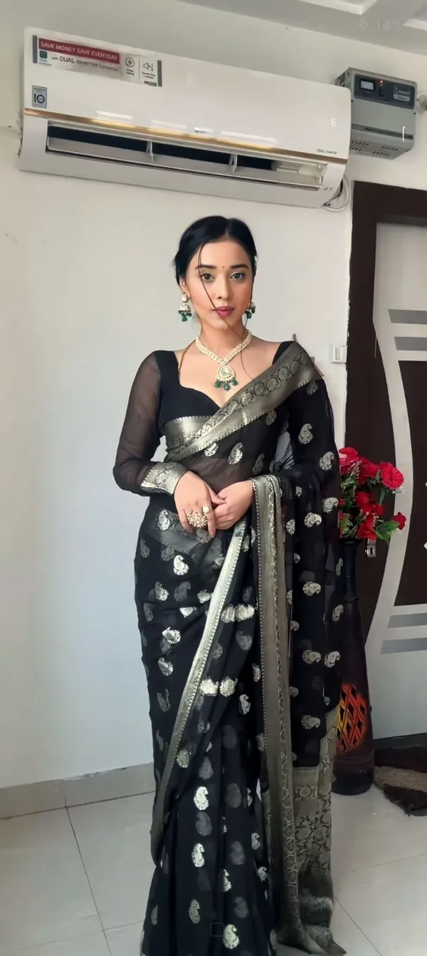 READY_TO_WEAR_BLACK_TRENDY_1-MINUTE__SAREE