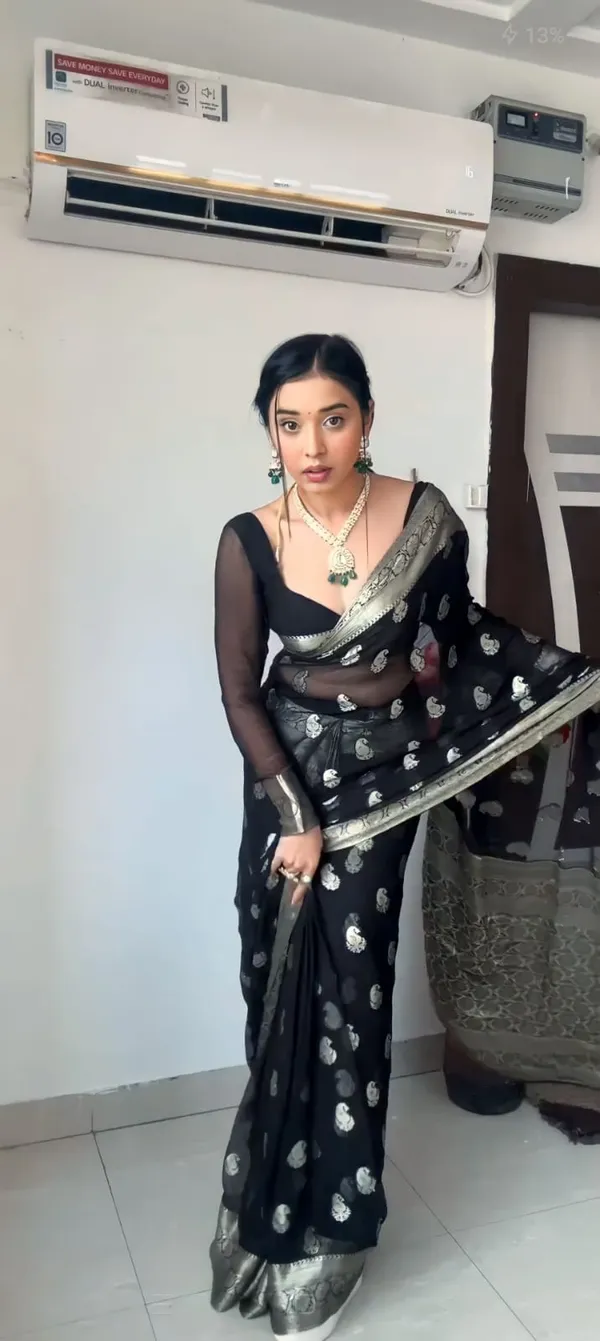 READY_TO_WEAR_BLACK_TRENDY_1-MINUTE__SAREE