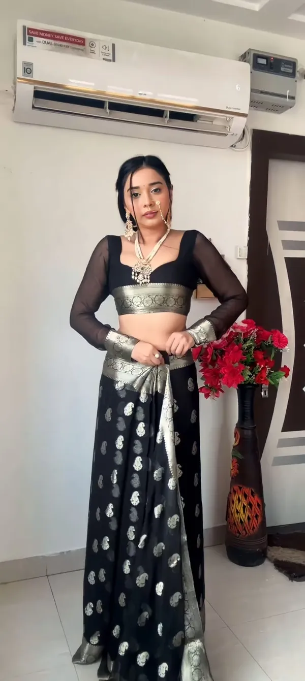 READY_TO_WEAR_BLACK_TRENDY_1-MINUTE__SAREE