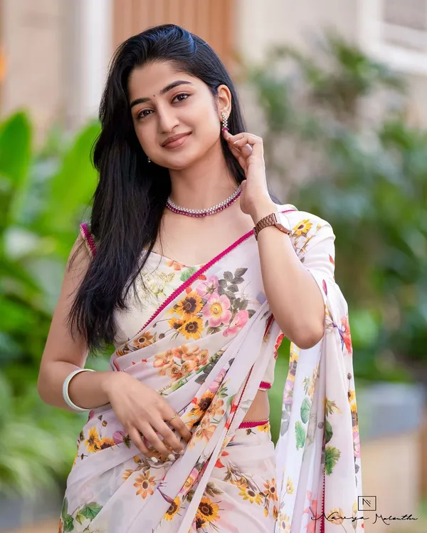 READY_TO_WEAR_WHITE_TRENDY_1-MINUTE__GEORGETTE_SAREE