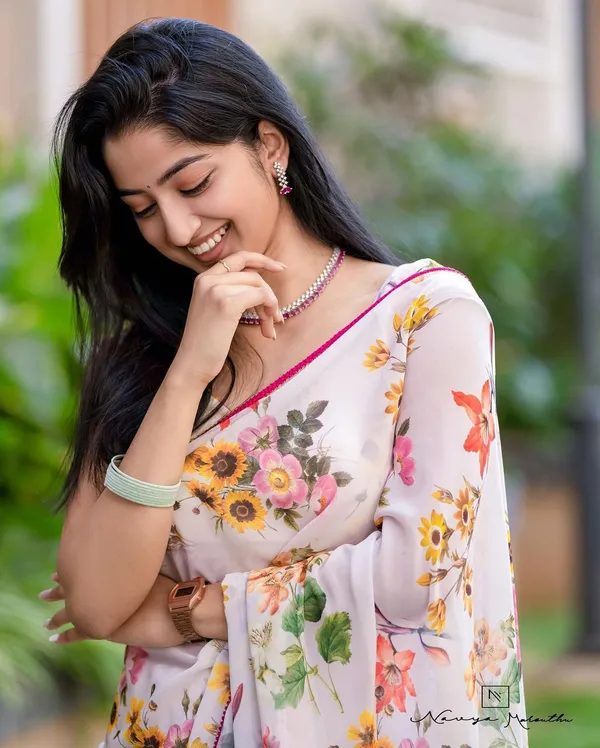 READY_TO_WEAR_WHITE_TRENDY_1-MINUTE__GEORGETTE_SAREE