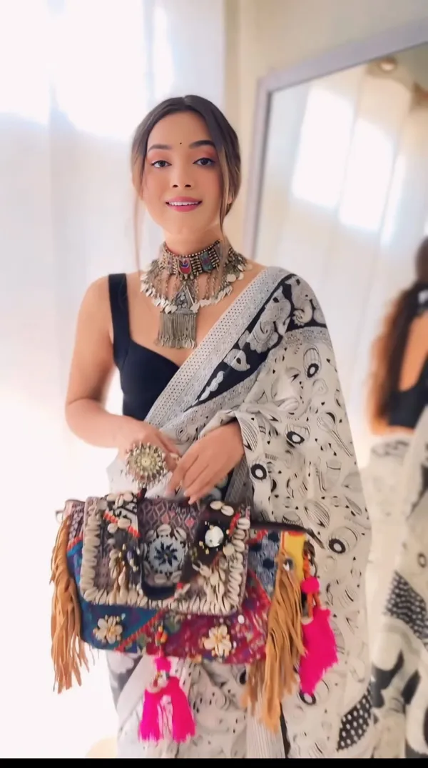 READY_TO_WEAR__WHITE_TRENDY_GEORGETTE_SAREE