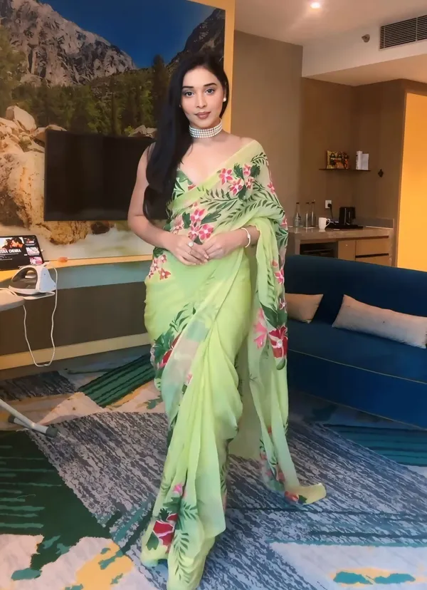 PISTA_TRENDY_GEORGETTE_SAREE_READY_TO_WEAR