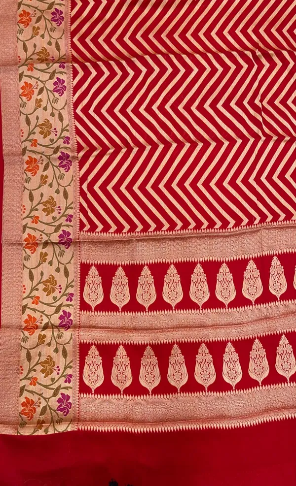 Humairah_Presents_Pure_Handloom_Red_Chiffon_Resham_Zari_Zig-Zag_with_Paithani_Skirt_Zari_Border_with_Red_Blouse
