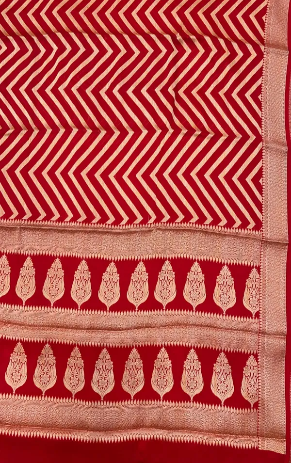 Humairah_Presents_Pure_Handloom_Red_Chiffon_Resham_Zari_Zig-Zag_with_Paithani_Skirt_Zari_Border_with_Red_Blouse