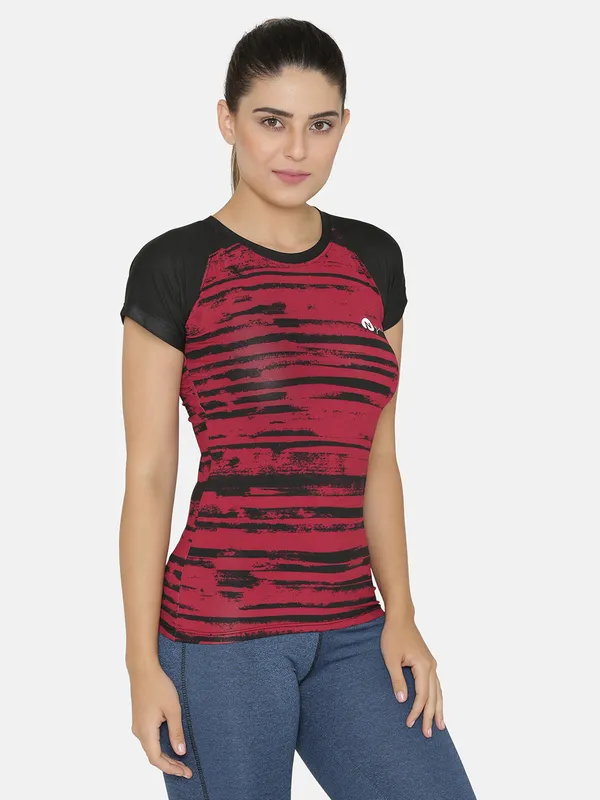 Maroon_&_Black_Dry_Fit_Athleisure_Round_Neck_Half_Sleeve_Workout_Yoga_Training_Gym_T-Shirt_For_Women_&_Girls