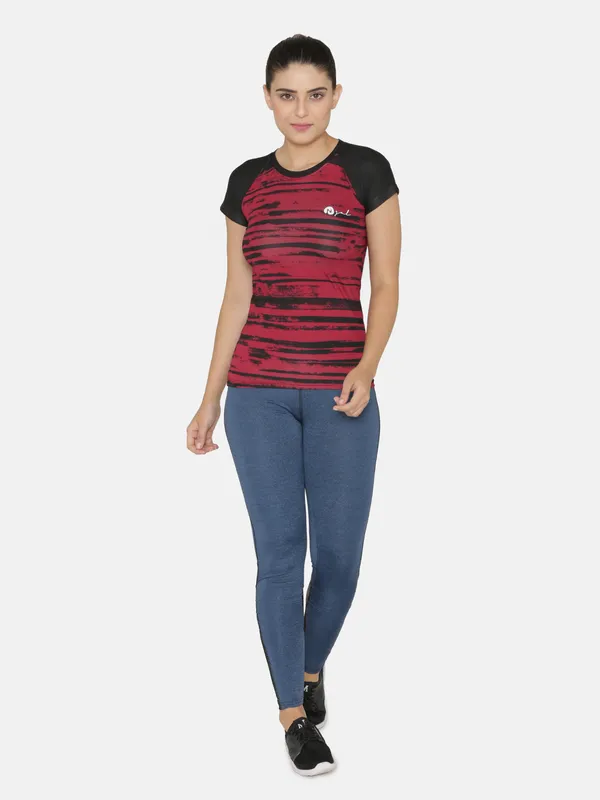 Maroon_&_Black_Dry_Fit_Athleisure_Round_Neck_Half_Sleeve_Workout_Yoga_Training_Gym_T-Shirt_For_Women_&_Girls