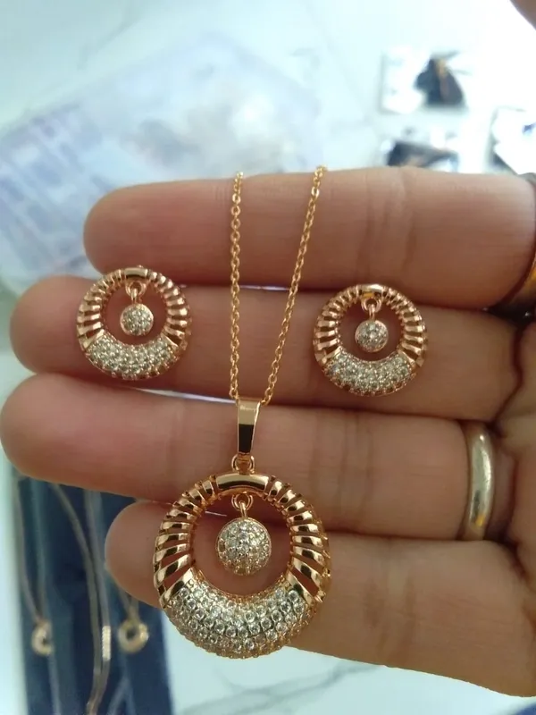 Rose_Gold_Trendy_Western_Necklace_And_Earring_Set_For_Women