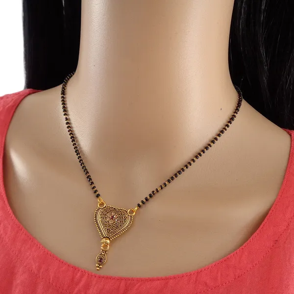 Gold_Fashionable_Oxidized_Mangalsutra_With_Stylish_Pendant_For_Women