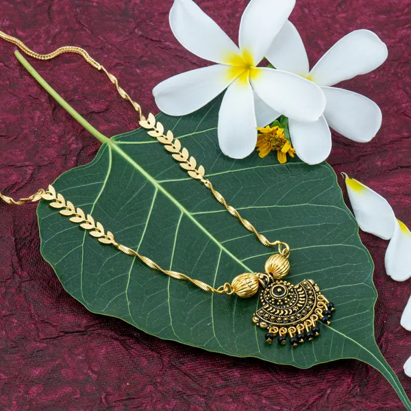 Gold_Plated_Versatile__Mangalsutra_For_Everyday__|_22_K_Gold_Plated
