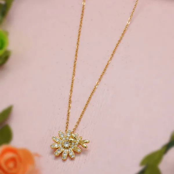 Gold_Charming_Flower_Shape_Diamond_Gold_Plated_Necklace_For_Women