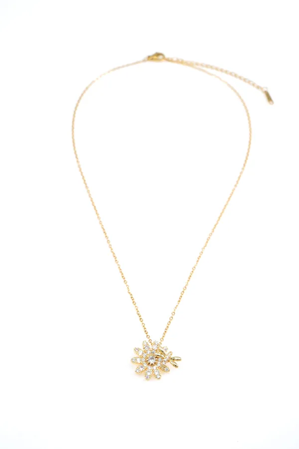 Gold_Charming_Flower_Shape_Diamond_Gold_Plated_Necklace_For_Women