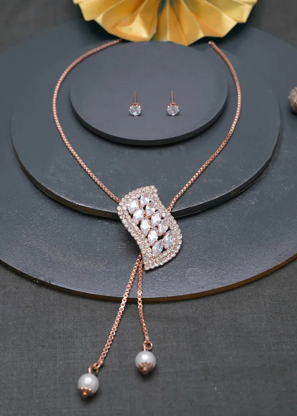 Gold_Designer_And_Stylish_Ad_Diamond_Studs_Necklace_For_Women
