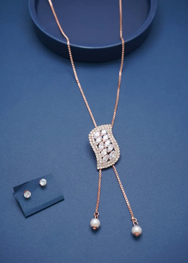 Gold_Designer_And_Stylish_Ad_Diamond_Studs_Necklace_For_Women