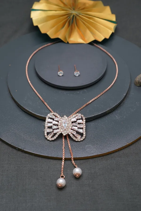 Gold_Charming_Ad_Diamond_Studs_Necklace_Set_For_Women