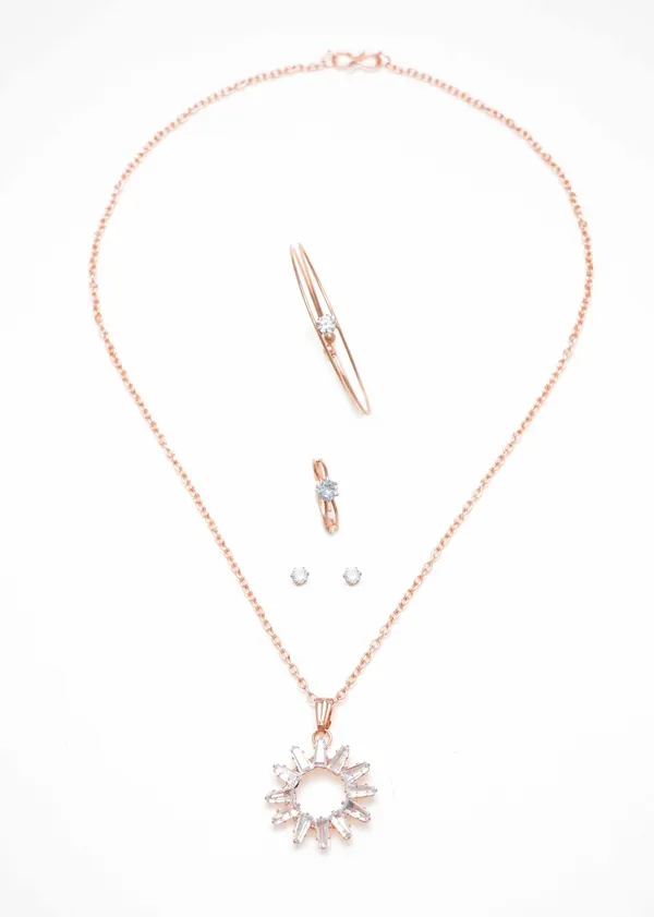 Gold_Stylish_Ad_Diamond_Studs_Necklace_Set_For_Women