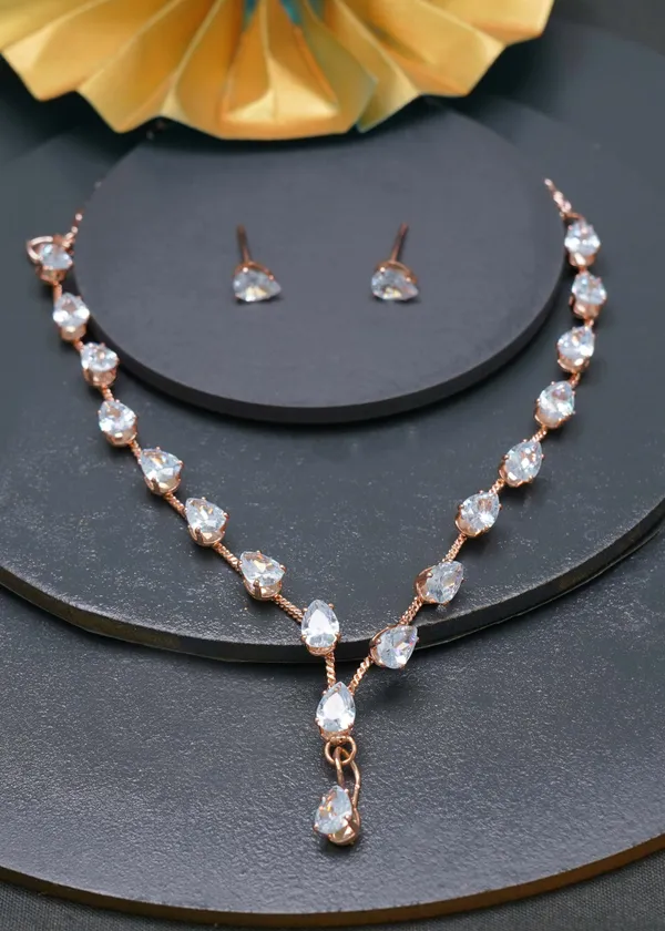 Gold_Stylish_Ad_Diamond_Studs_Necklace_Set_For_Women