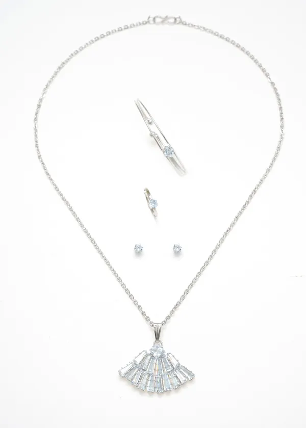 Gold_Silver_Zircon_Studs_Pendent_Necklace_For_Women