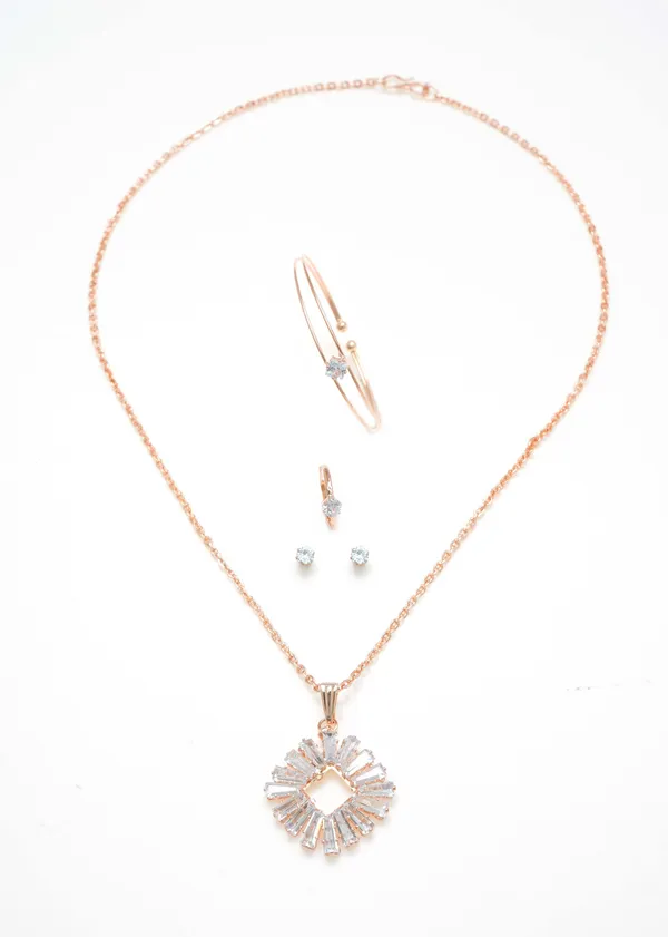 Gold_Beautiful_Ad_Diamond_Studs_Necklace_Set_For_Women