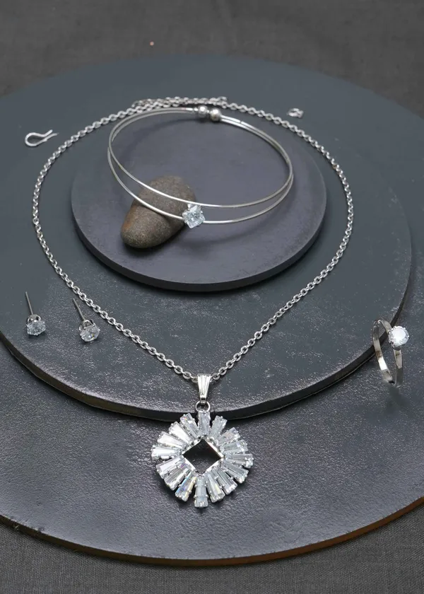 Gold_Sparkling_Silver_Zircon_Necklace_Set_For_Women