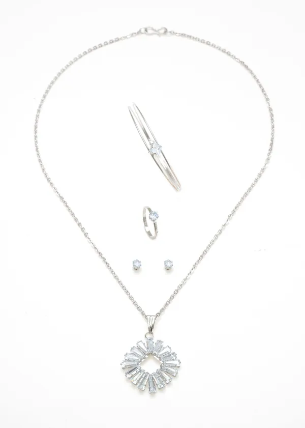 Gold_Sparkling_Silver_Zircon_Necklace_Set_For_Women