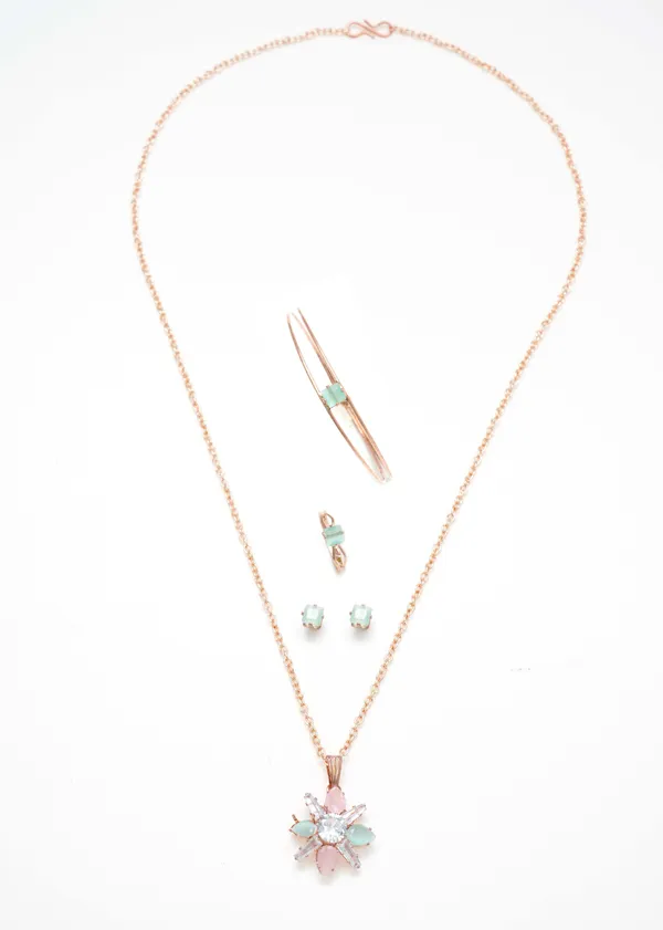 Gold_Beautiful_Ad_Diamond_Studs_Necklace_Set_For_Women