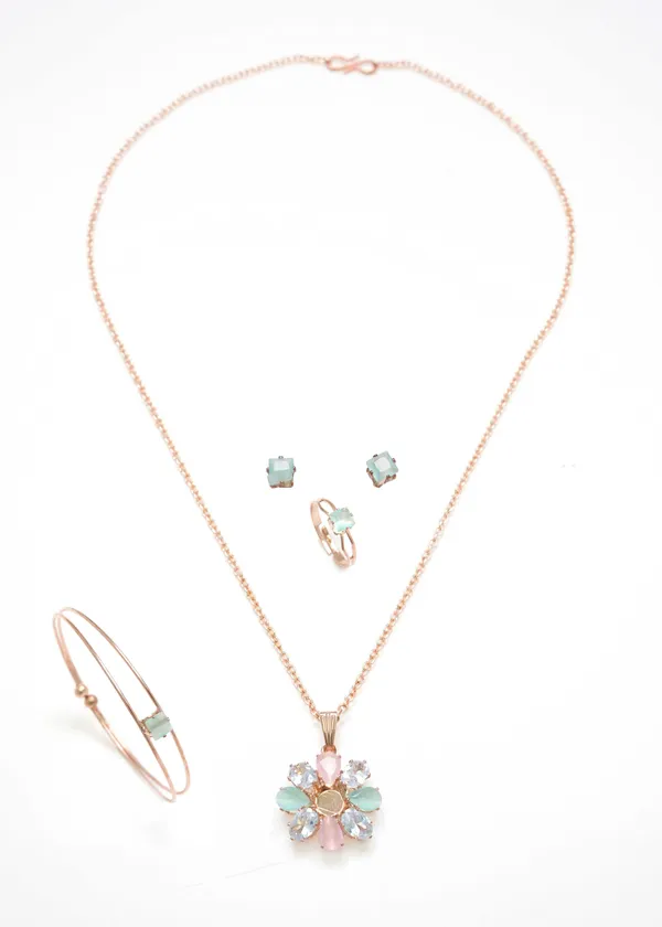 Gold_Adorable_Ad_Diamond_Studs_Necklace_Set_For_Women