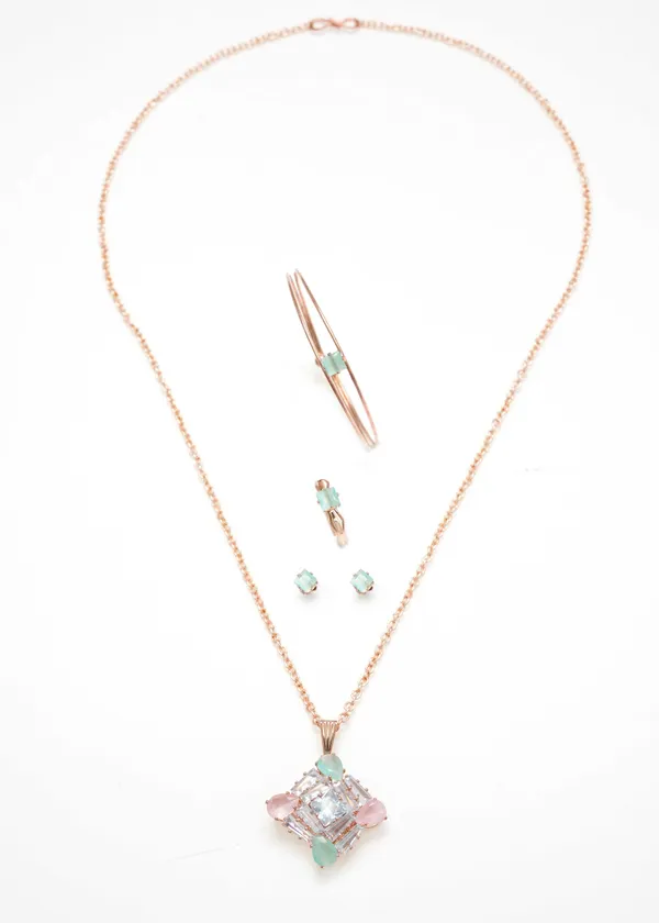 Gold_Diamond_Studs_Necklace_Set_|_Elegant_Beauty!_For_Women