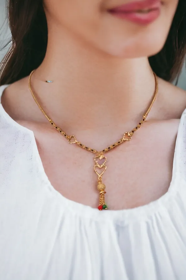 Gold_Simple_And_Stylish_Gold_Plated_Necklace_For_Women