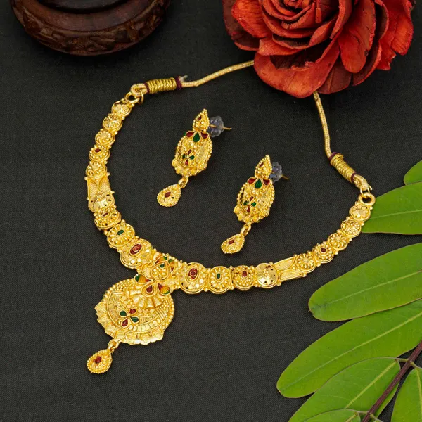 Gold_Stylish_And_Trendy_Gold_Plated_Jewellery_Set_With_Earrings_For_Women