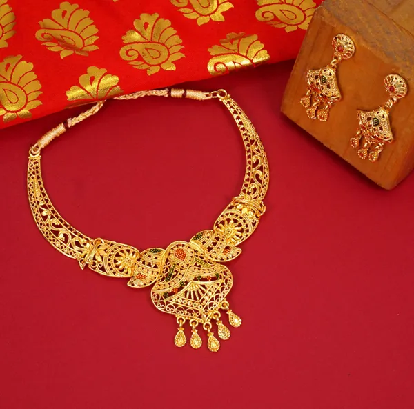 Gold_Traditional_Brass_Gold_Plated_Necklace_Set_With_Earrings_For_Women