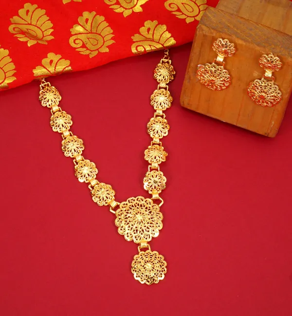 Gold_Designer_And_Stylish_Brass_Gold_Plated_Necklace_Set_For_Women