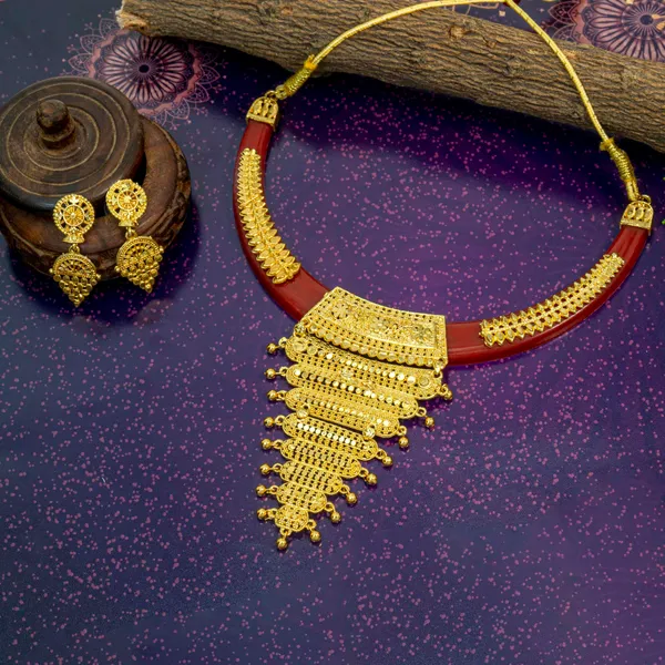 Gold_Stylish_And_Trendy_Brass_Gold_Plated_Jewellery_Set_For_Women