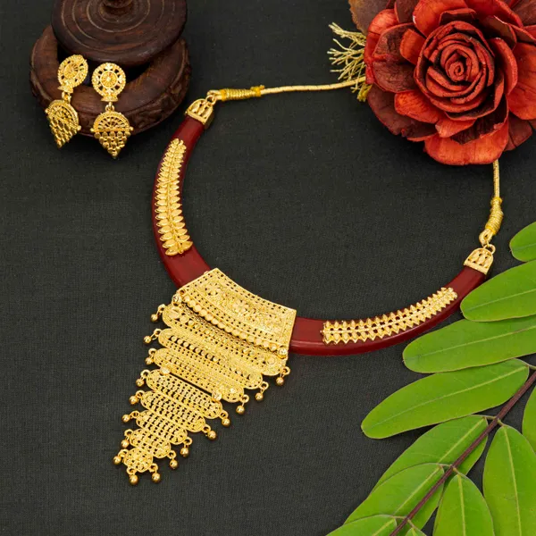 Gold_Stylish_And_Trendy_Brass_Gold_Plated_Jewellery_Set_For_Women