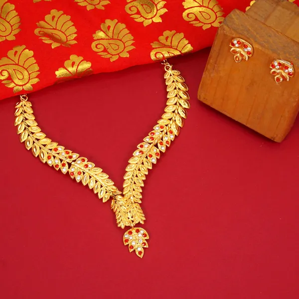Gold_Charming_Brass_Gold_Plated_Necklace_Set_For_Women