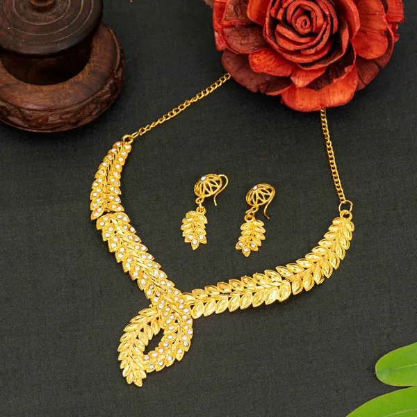 Gold_Stylish_And_Charming_Gold_Plated_Necklace_Set_For_Women