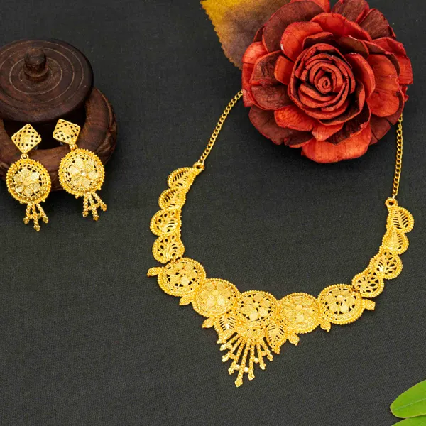 Gold_Traditional_And_Stylish_Brass_Gold_Plated_Jewellery_Set_For_Women