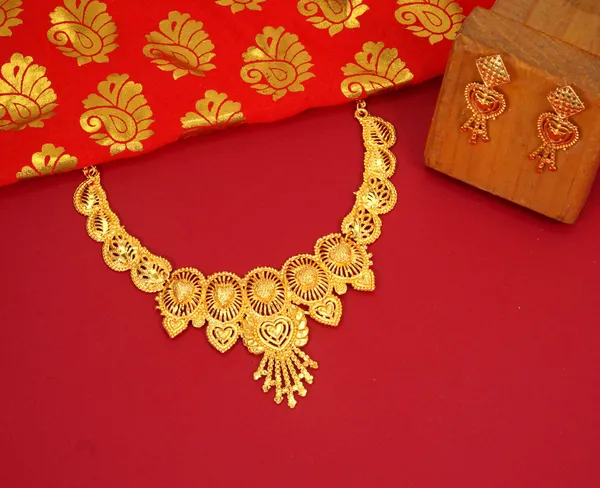 Gold_Charming_And_Stylish_Gold_Plated_Brass_Jewellery_Set_For_Women